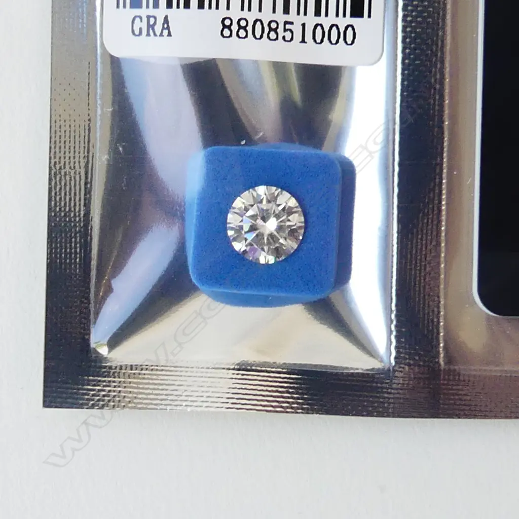 ROUND BRILLIANT 2ct MOISSANITE, WITH GRA CERTIFICATE Image 1++