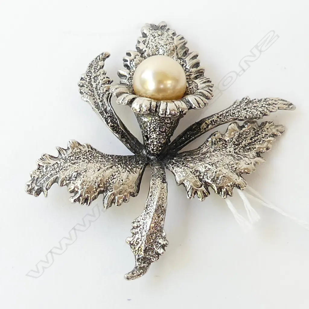 LRG COSTUME ORCHID BROOCH w PEARL Image 1++