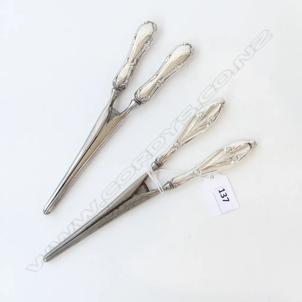 TWO PAIRS OF STG SILVER GLOVE STRETCHERS BIRMINGHAM 1910 & 1913 L.21CM Image 1++