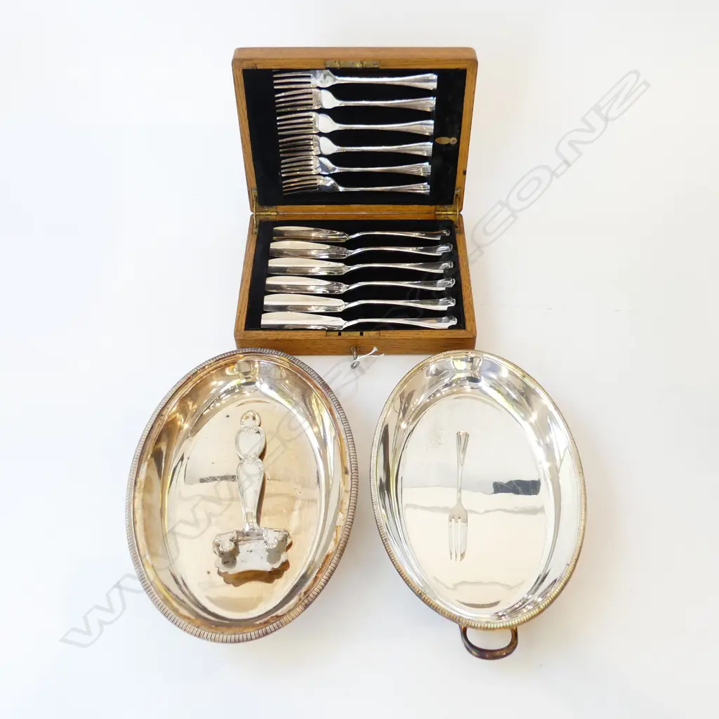 12 PCE EP FISH SET, CASED + VEGE DISH ETC Image 1++