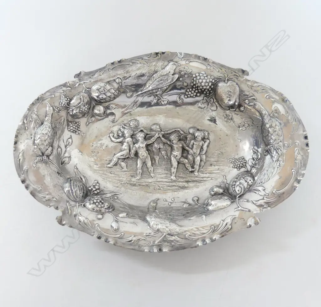 LG OVAL EMBOSSED SILVER PLATE BOWL 280x390mm Image 1++
