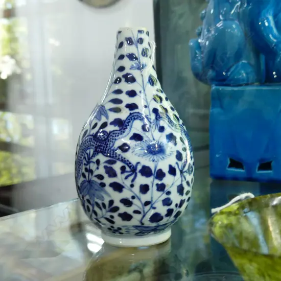 CHINESE B/W VASE (TOP REDUCED) H.160mm