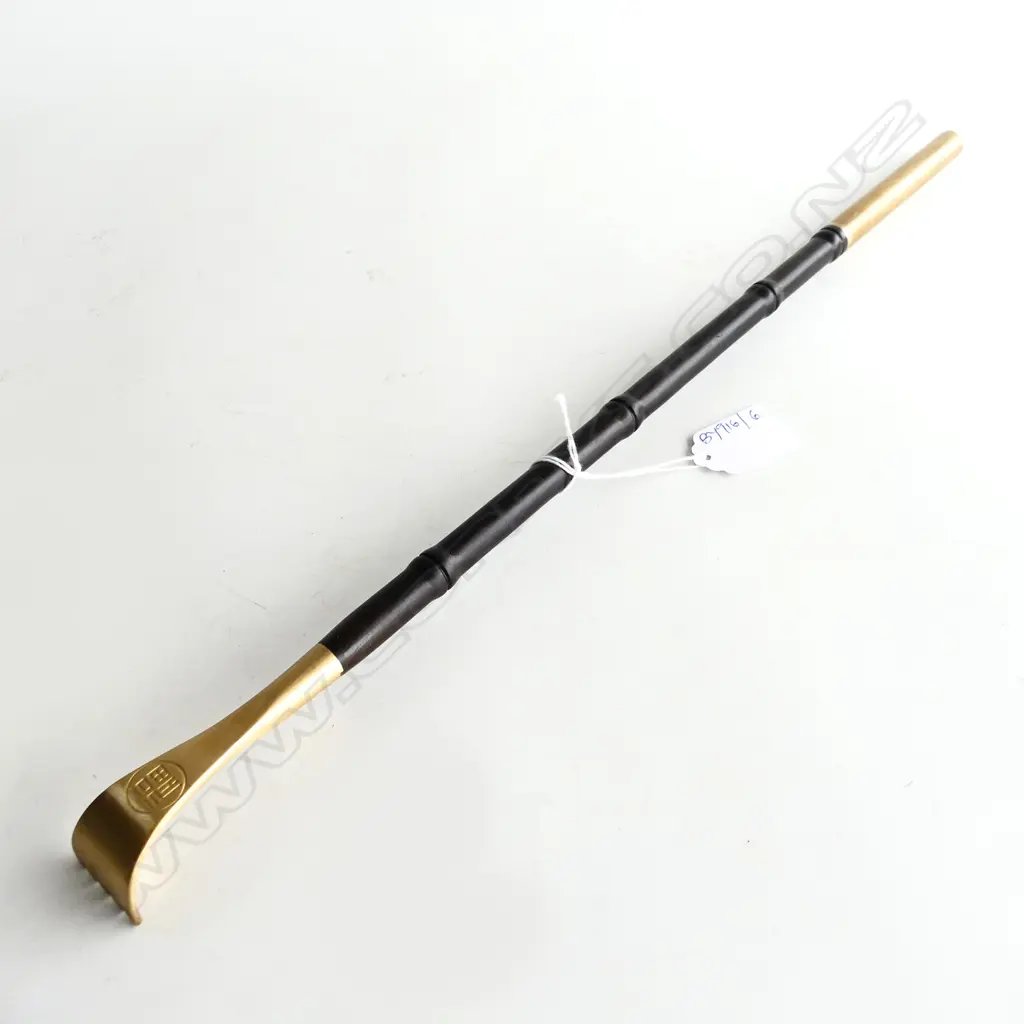 CHINESE ROSEWOOD BACK SCRATCHER L.465mm Image 1++