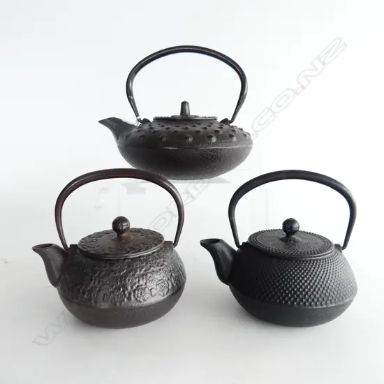 3 JAPANESE CAST IRON TEAPOTS 155mm dia