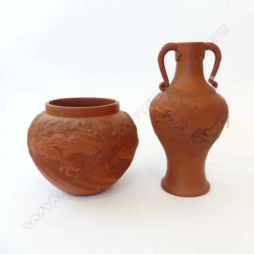 2 ORIENTAL TERRACOTTA VASES H.240 / 145mm Image 1++