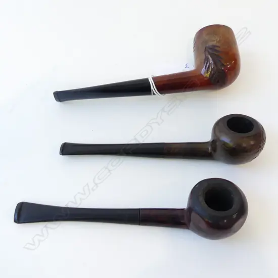 THREE VINTAGE BRIAR SMOKING PIPES – LOURDES ETC, ALL STAMPED L.14CM
