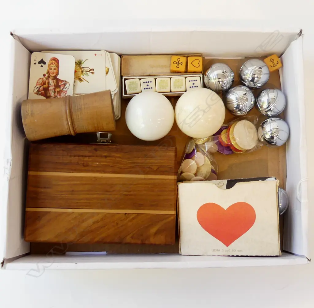BOX OF VINTAGE GAMES ITEMS – BALLS, DICE, SHAKER, CARDS, COUNTERS, BACKGAMMON Image 1++