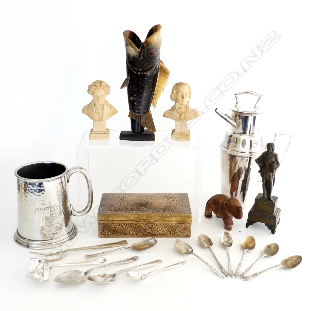 BOX LOT BRONZE FIGURE H.165mm, METAL BOX W.160mm, JUG, MUG ETC Image 1++