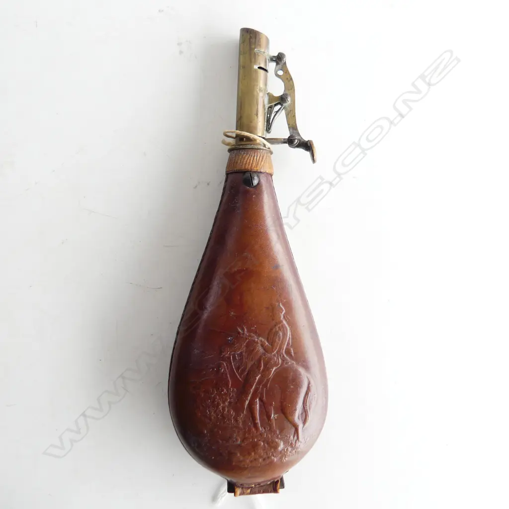 VINTAGE LEATHER POWDER FLASK H.230mm Image 1++