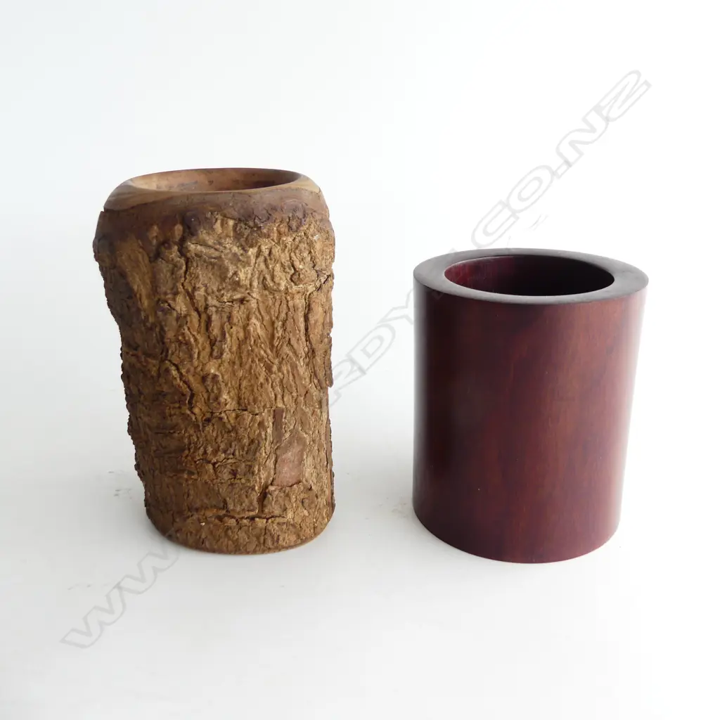 2 CHINESE WOODEN BRUSH POTS H.150 / 110mm Image 1++