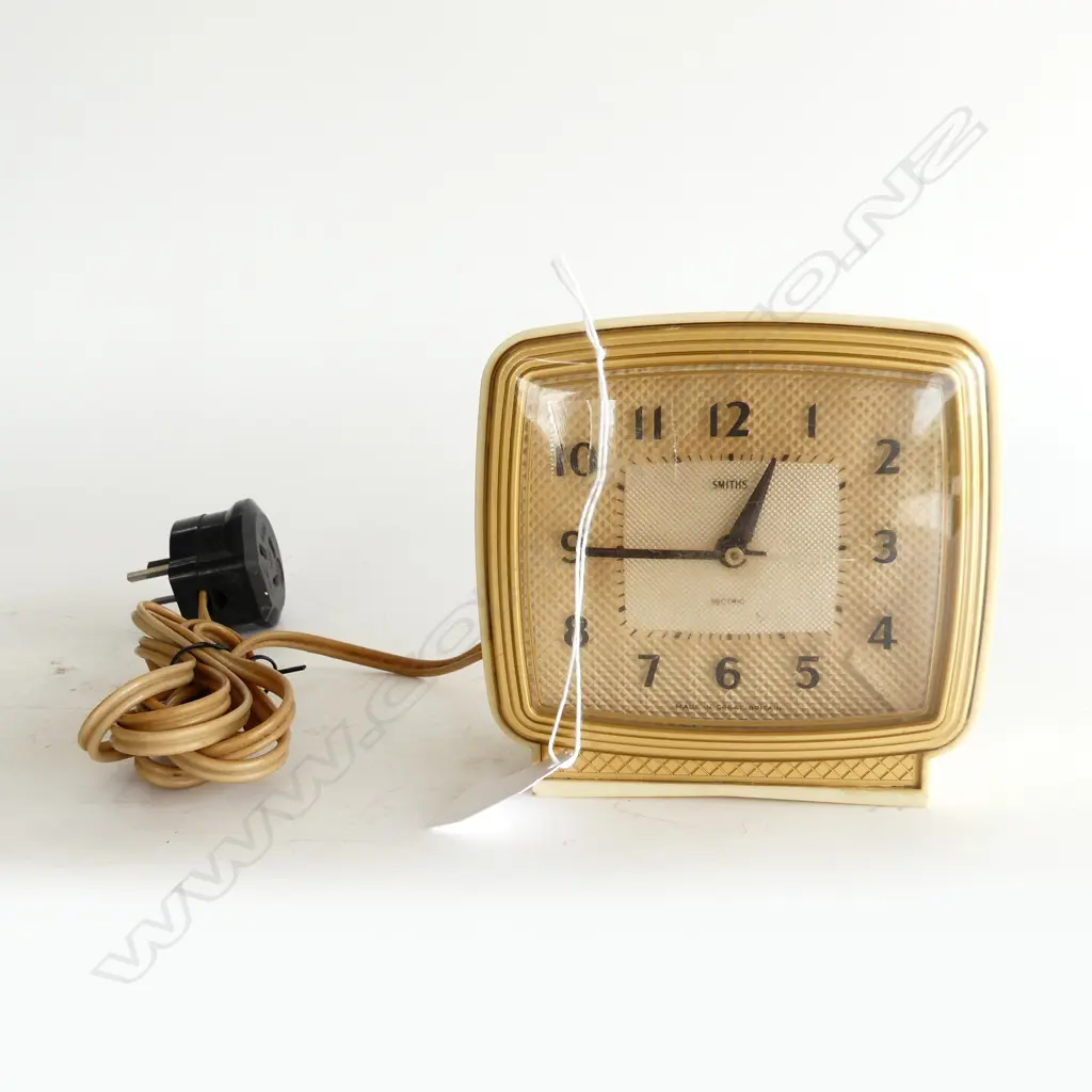VINTAGE SMITHS ELECTRIC CLOCK H.120mm Image 1++