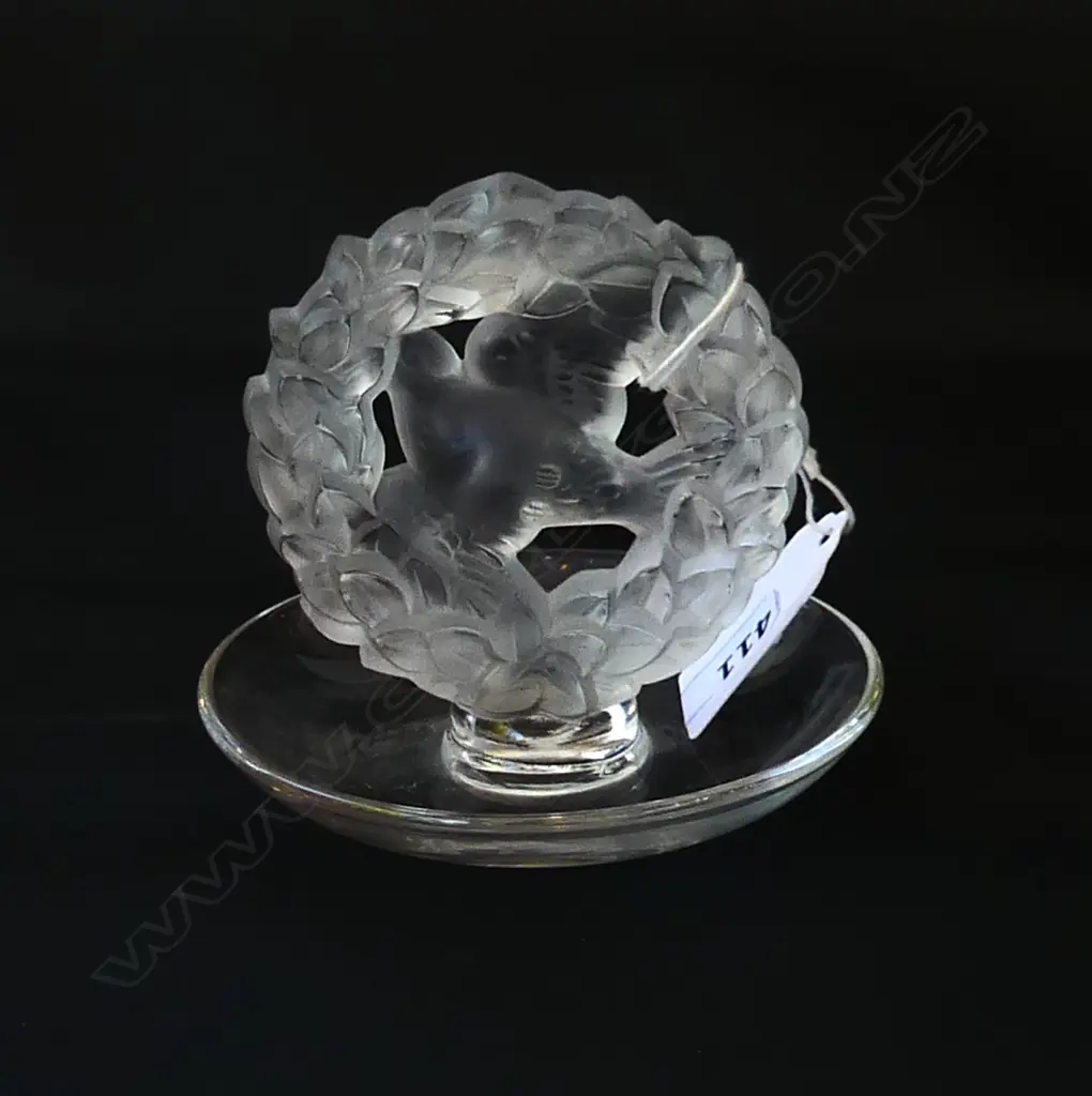 LALIQUE DOVE RING DISH H90MM Image 1++