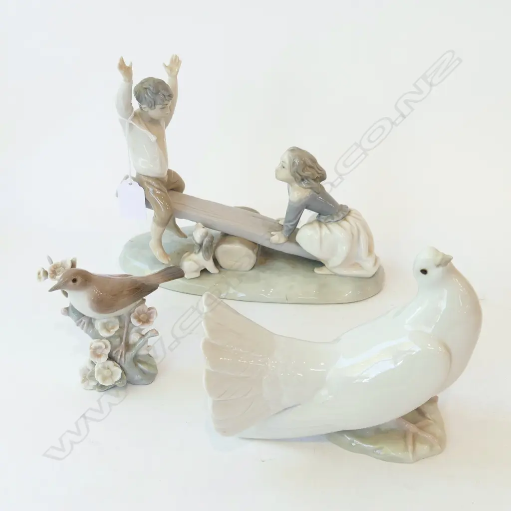 3 LLADRO: DOVE (CHIP TO TAIL), SONGBIRD, CHILDREN ON SEESAW L.240mm Image 1++