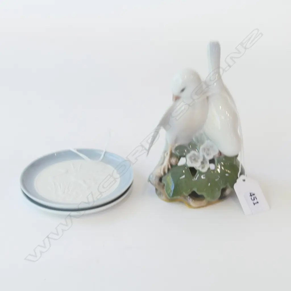 LLADRO DOVE ORN H140MM & 2 LLADRO DISHES DIA100MM Image 1++