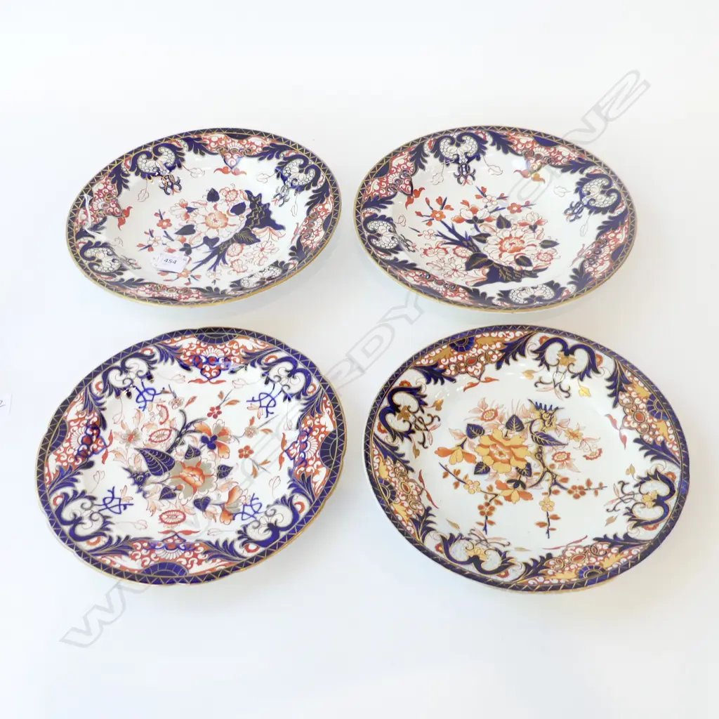 4 DERBY IMARI PLATES (2+2) 265mm dia Image 1++