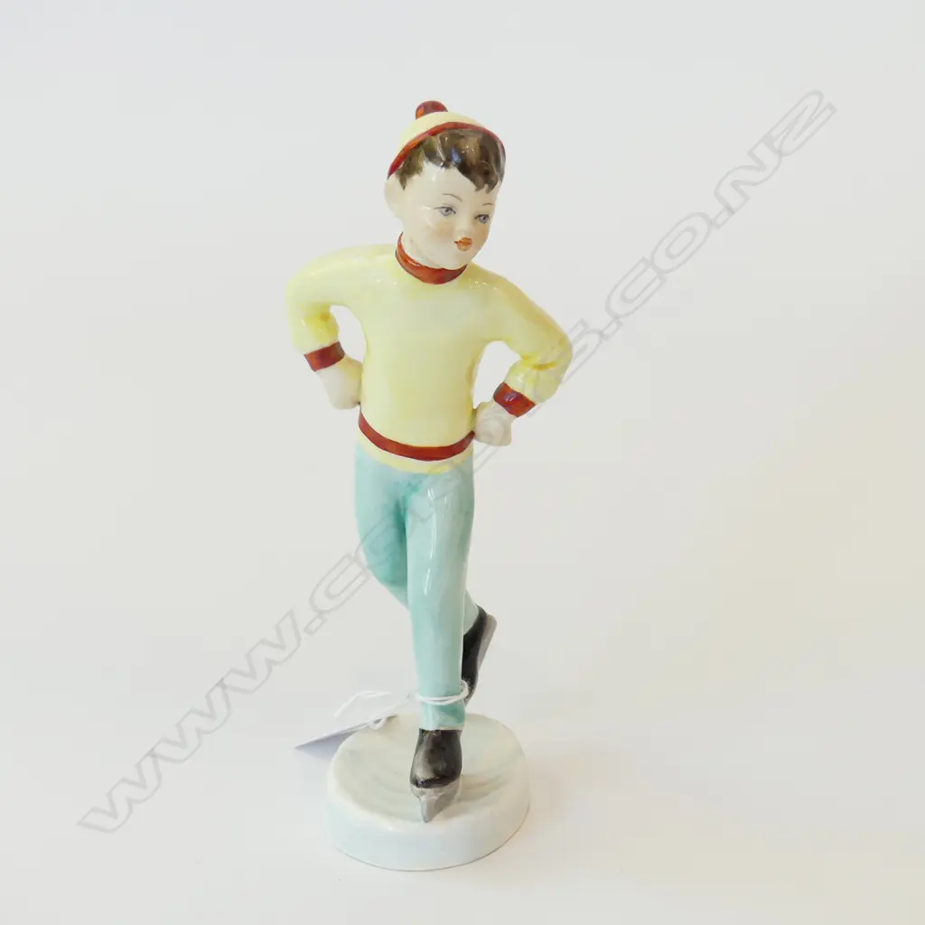 R/WORCESTER FIGURE TUESDAYS CHILD H200MM Image 1++