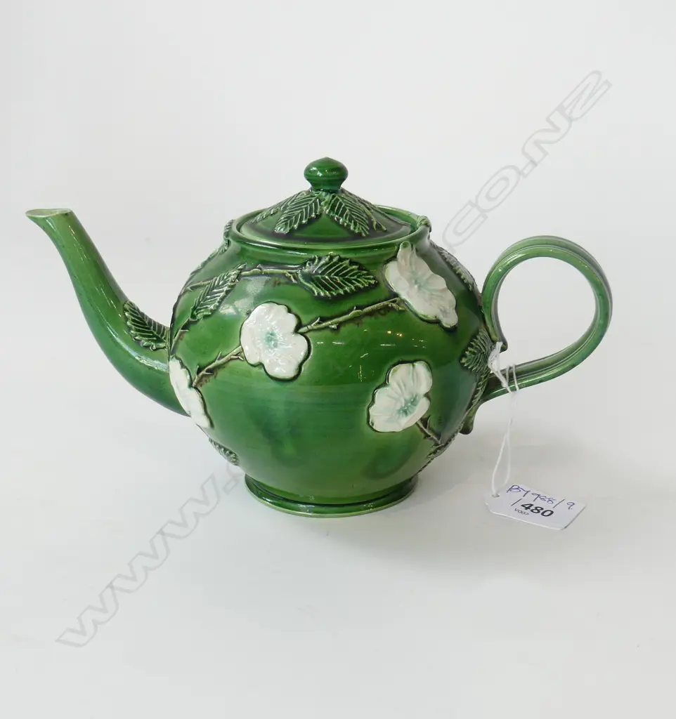 GREEN GLAZED STUDIO POTTERY TEA POT L.220mm Image 1++