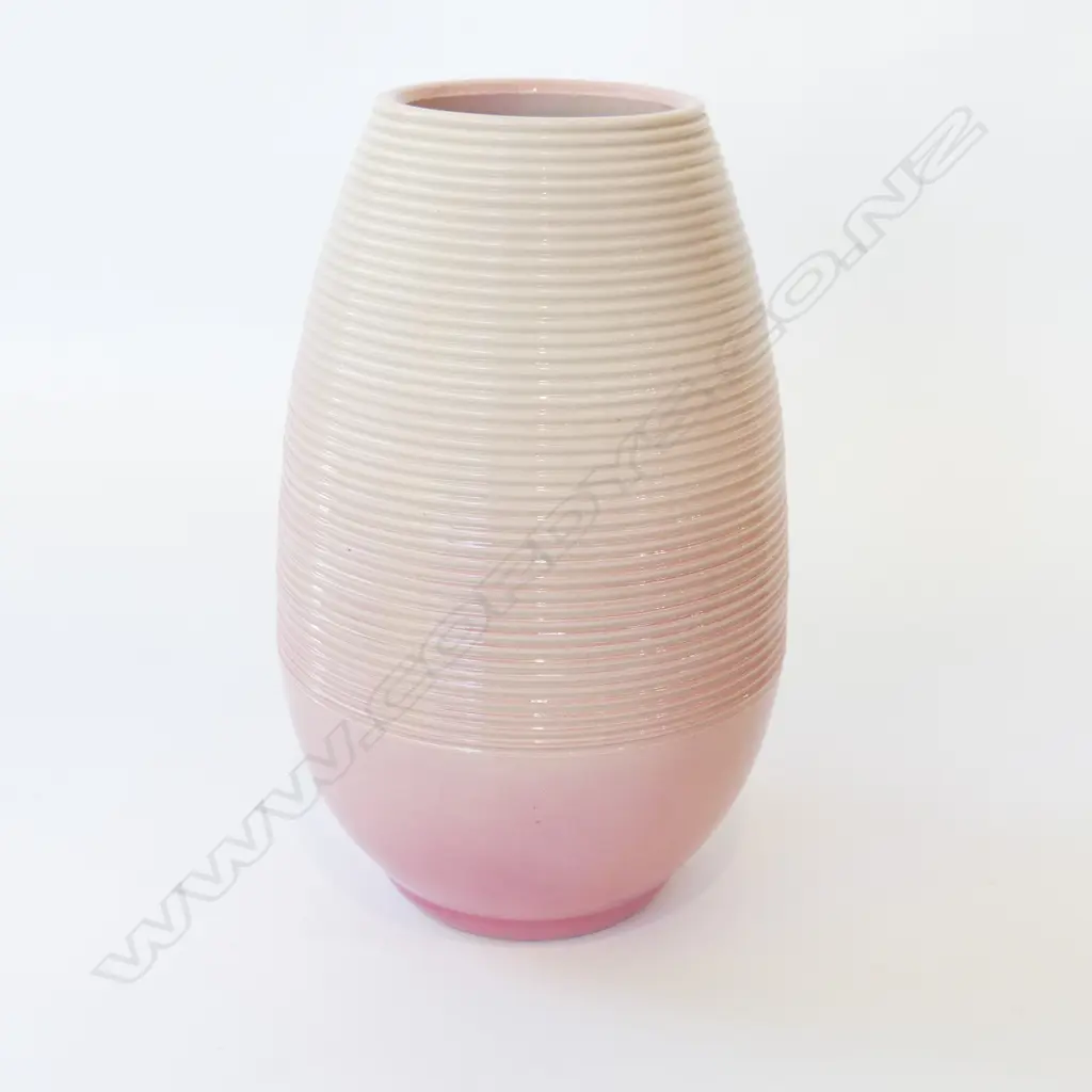 TALL CARLTONWARE PINK VASE, HAND POTTED, LATHE-TURNED, WITH ORIGINAL BATES LABEL, H. 250mm Image 1++