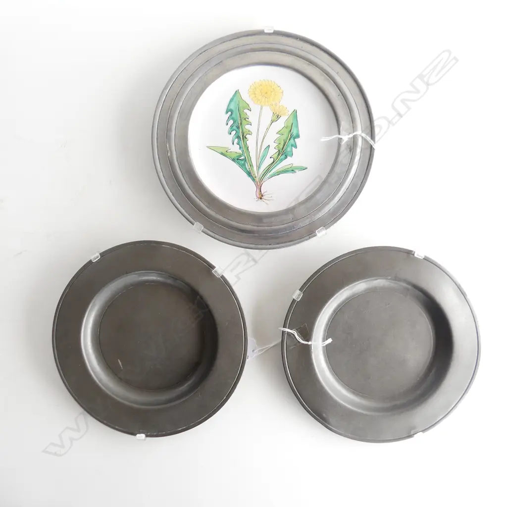 PR PEWTER PLATES LONDON TOUCH MARKS DIA200MM & PEWTER PLATE CHINA CENTER Image 1++