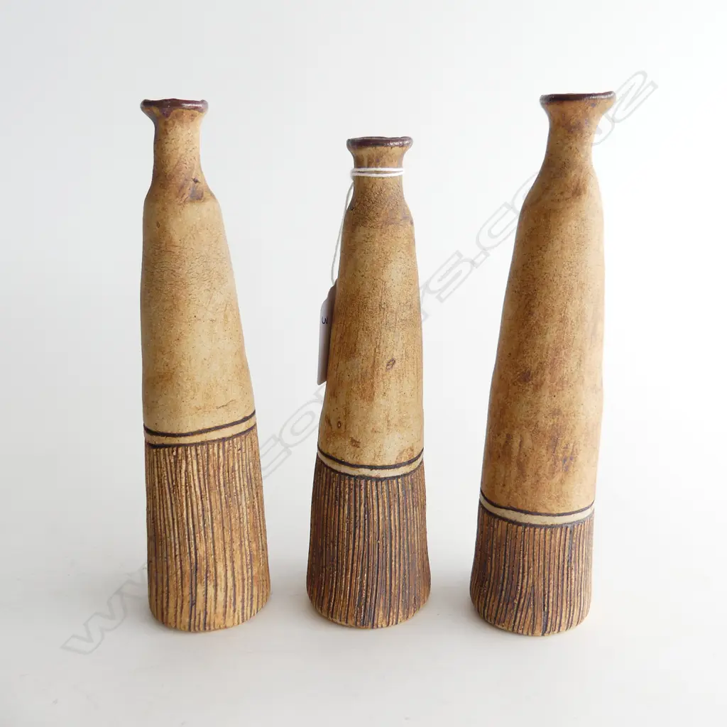 3 x NZ POTTERY ORGANIC FORMS Image 1++