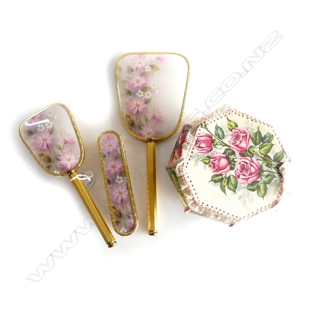 VINTAGE 3 PC DRESSING TABLE SET & ROSE CRAFT BASKET Image 1++