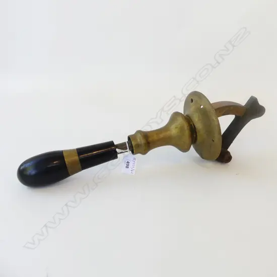 ANTIQUE BRASS BEER PULL FOR DISPENSING FROM OAK BARREL MAKER GASKELL AND CHAMBERS  L.46CM