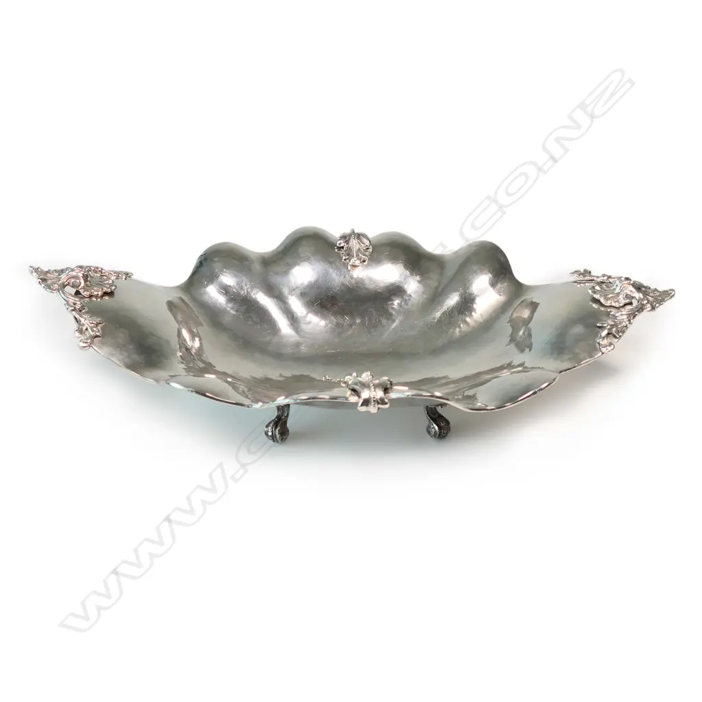 CONTINENTAL SILVER PLATE SCALLOPED RIM DISH 1000gm L.500mm Image 1++