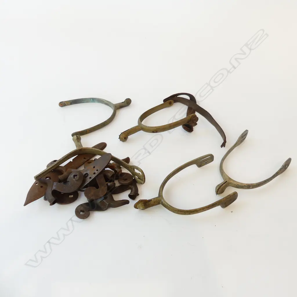 BAG ASST. PERCUSSION GUN HAMMERS + 5 SPURS Image 1++