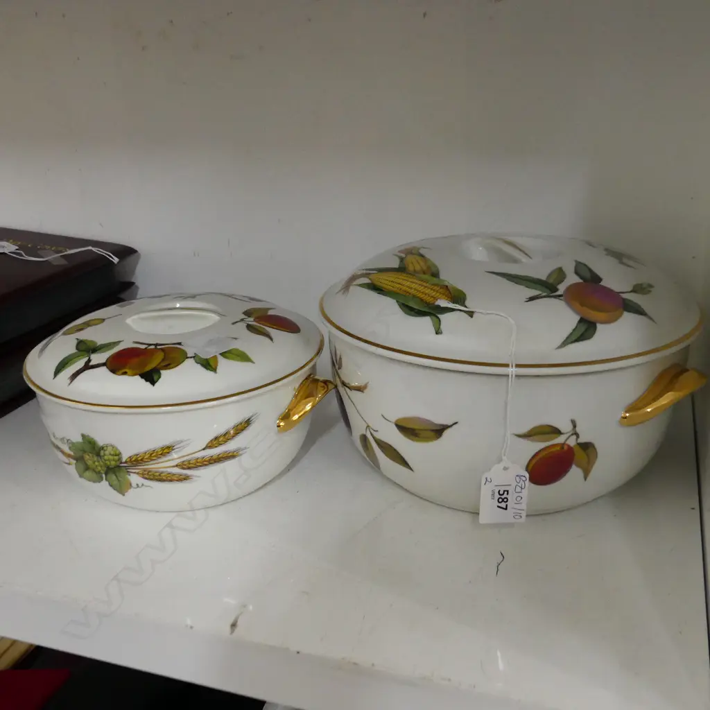 2 ROYAL WORCESTER EVESHAM LIDDED TUREENS 220, 170mm dia Image 1++