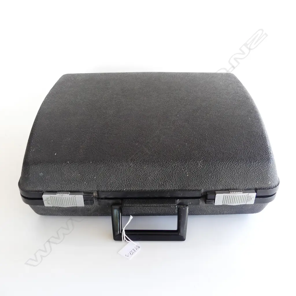 1960S BROTHER TYPEWRITER IN ORIG CONDITION IN CASE  Image 1++