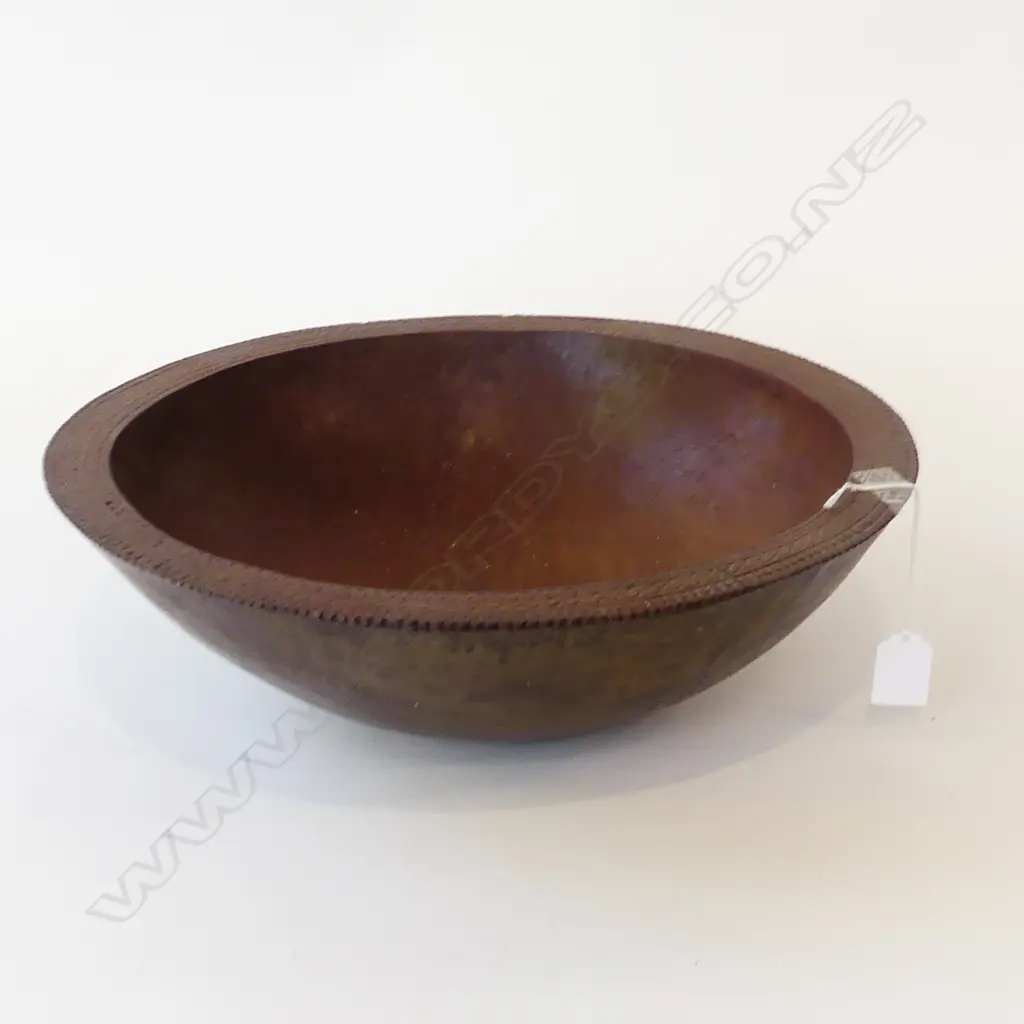 LG CARVED WOODEN TRIBAL BOWL 385mm dia - CRACKED Image 1++