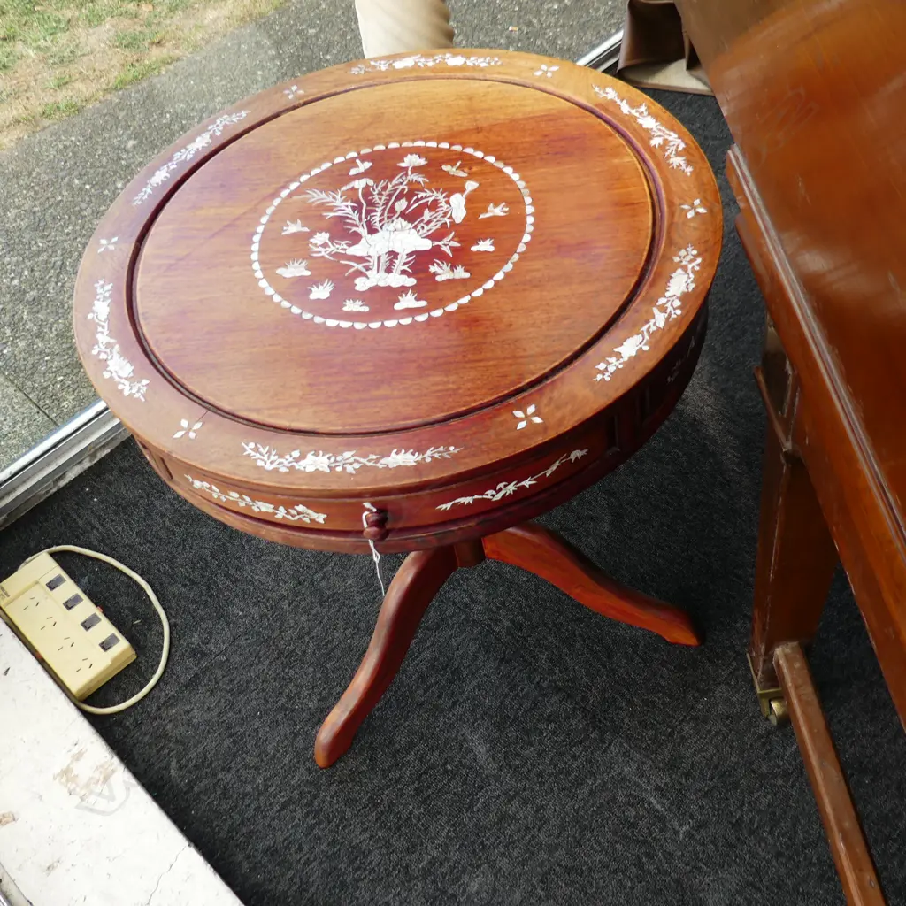 3 PCE ORIENTAL MoP INLAID SET; PR CHAIRS + TABLE Image 1++