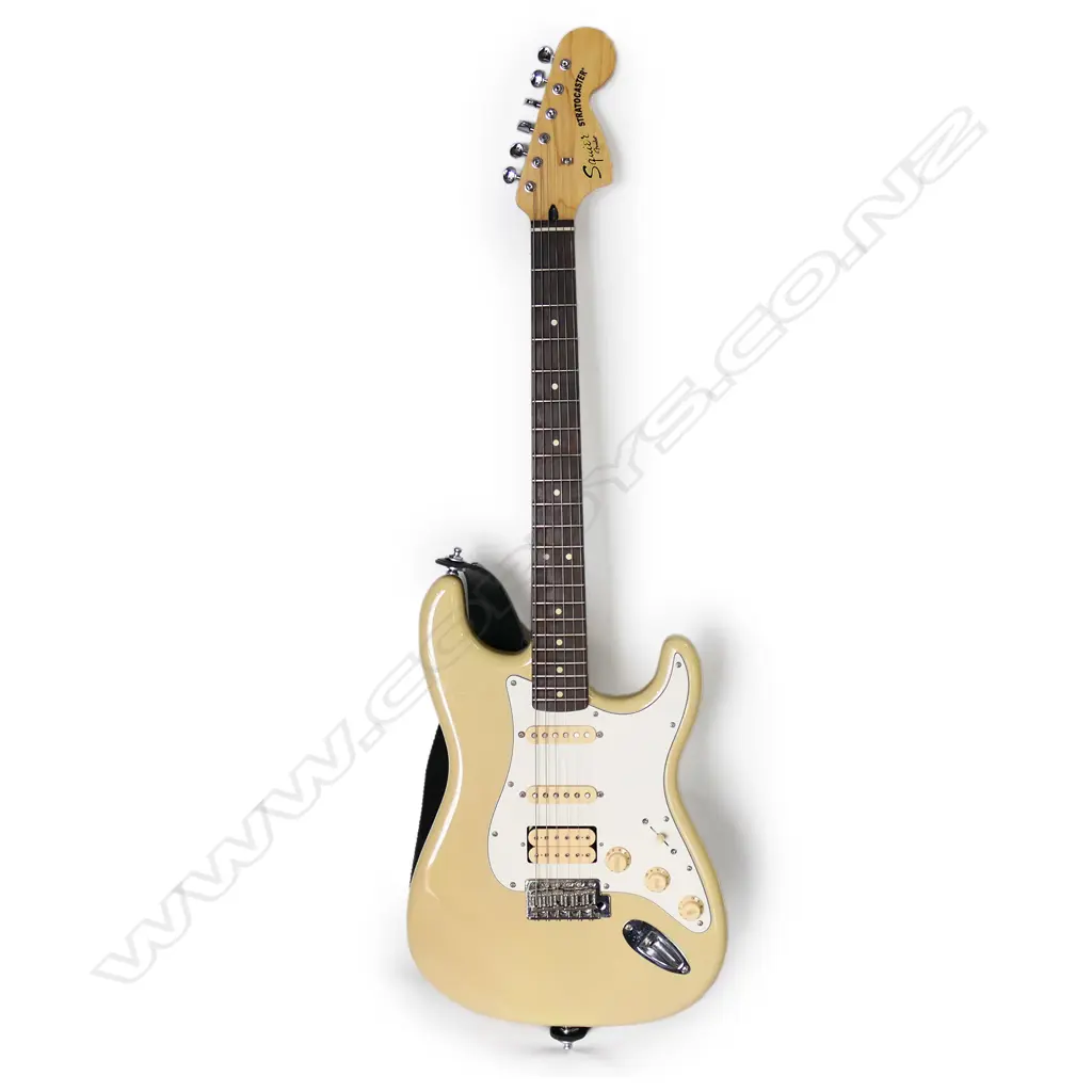 SQUIRE STRATOCASTER ELECTRIC GUITAR BY FENDER WITH SOFT CASE Image 1++