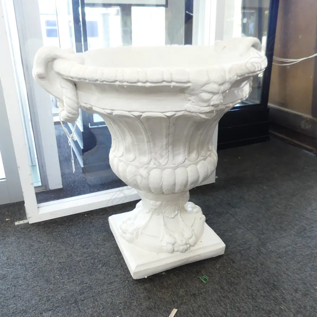 LG CONCRETE GARDEN URN H.700mm Image 1++