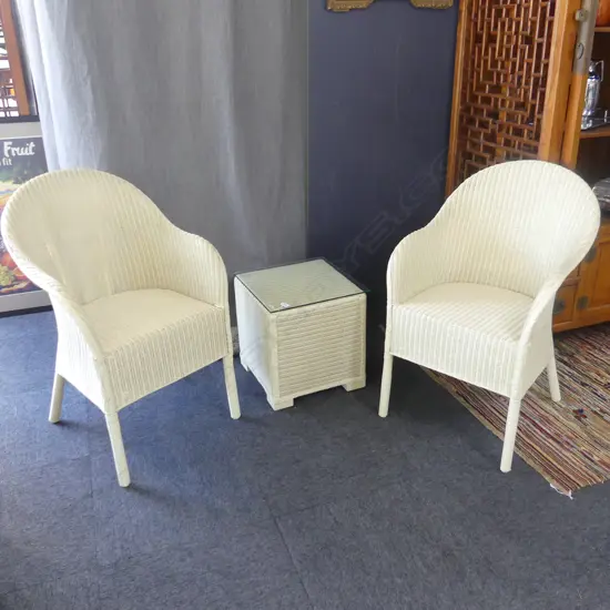 PR LUSTY LLOYD LOOM ARMCHAIRS & GLASS TOPPED SIDE TABLE 400x400x435mm