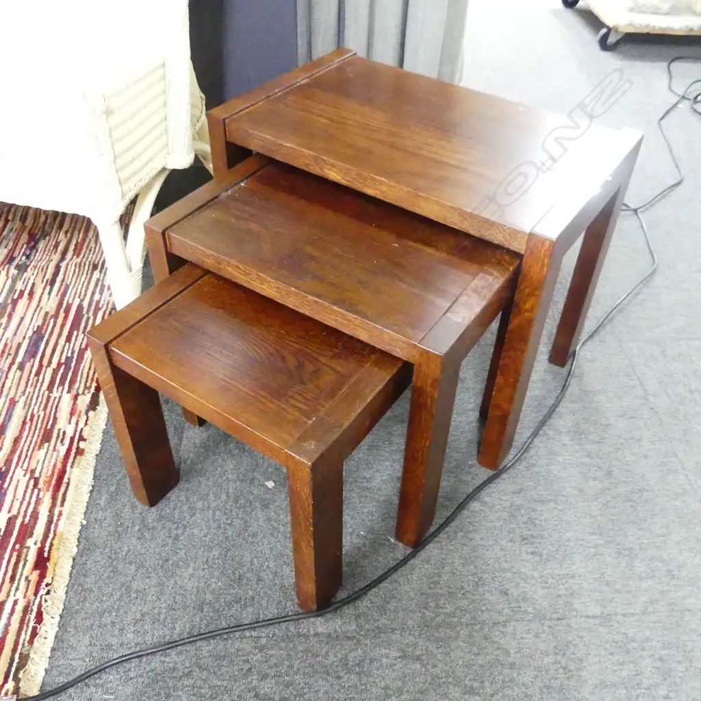 3 MODERN OAK NESTING TABLES 510x320x410mm Image 1++