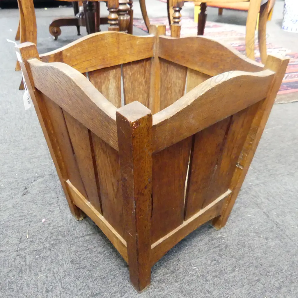 EDWARDIAN OAK PLANT POT 360x360x435mm Image 1++