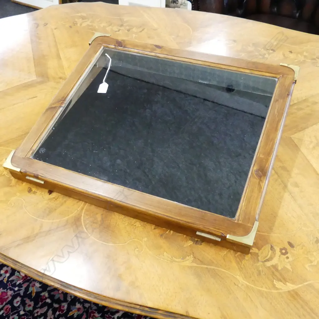 TABLE TOP DISPLAY CASE 605x505x115mm Image 1++