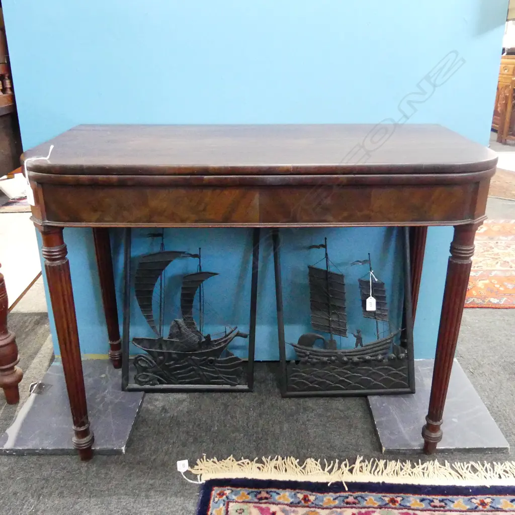 REGENCY MAHOGANY FOLDOVER OCCASIONAL TABLE ON FLUTED LEGS ( 2 SWING OUT). EXTENDS FROM 455 TO 890mm Image 1++