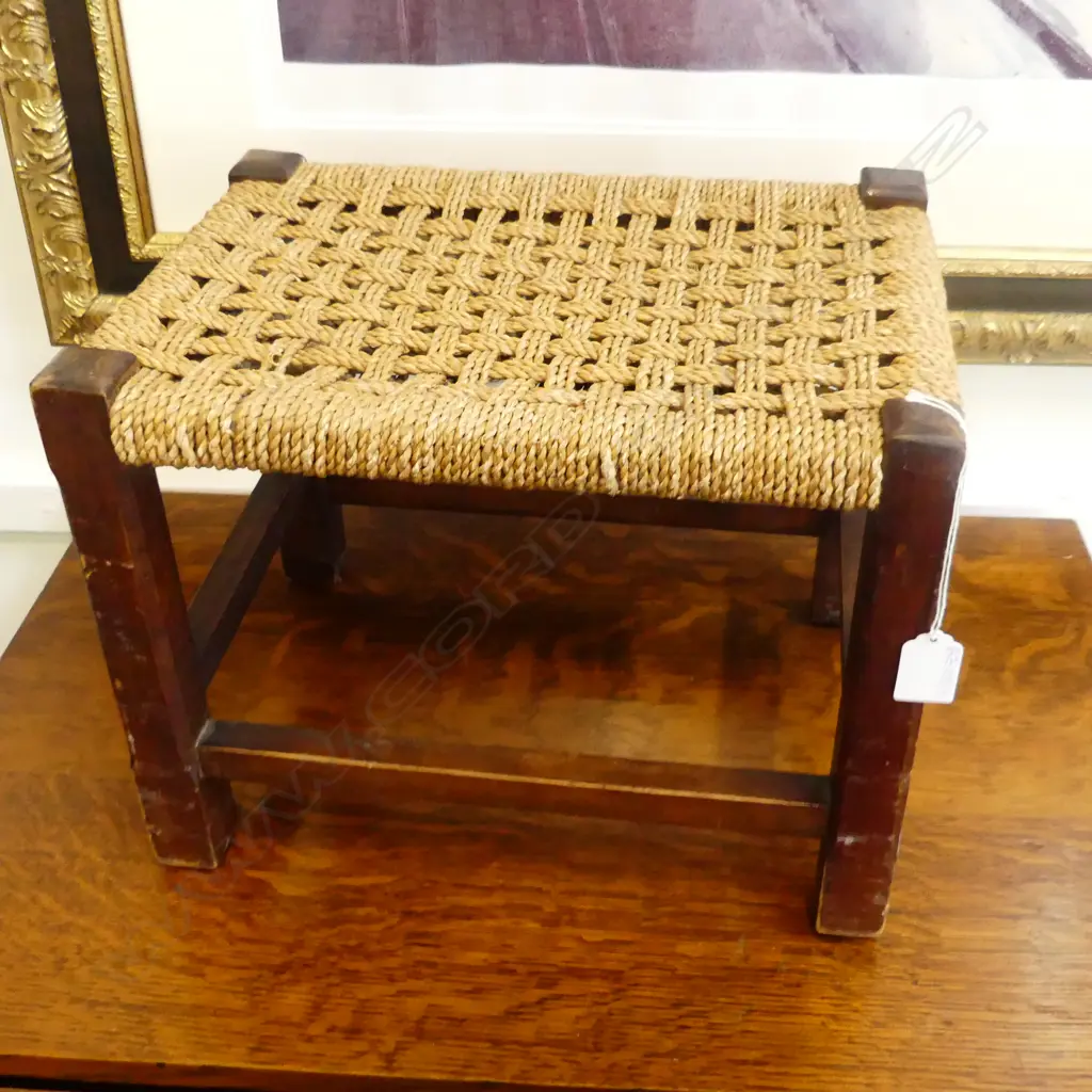 VINTAGE WOVEN RUSH STOOL W.370mm Image 1++