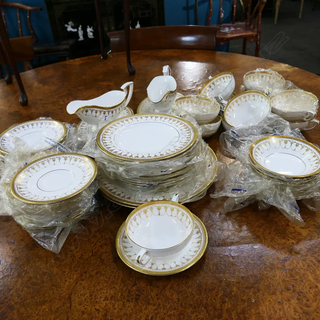 62 pce SET ROYAL WORCESTER DINNER SET 'IMPERIAL' WHITE & GILT PART DINNER SERVICE. original packing on some. plates etc Image 1++