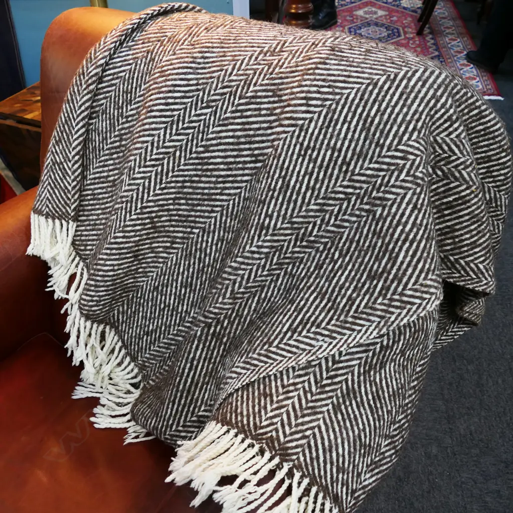 VINTAGE WOOL THROW BY SANDY MACPHERSON HANDLOOM WEAVER SCOTLAND Image 1++