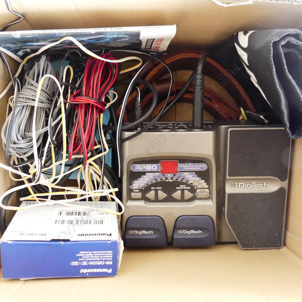 ELECTRIC GUITAR ACCESSORIES. WAHWAH PEDAL GUITAR STRAPS ETC ETC. Image 1++