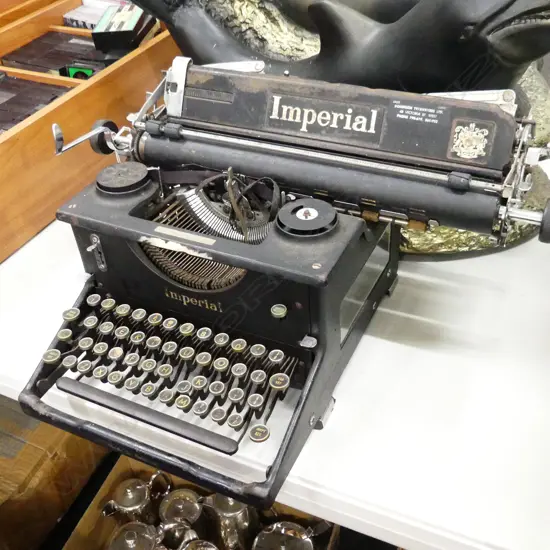 VINTAGE IMPERIAL TYPEWRITER