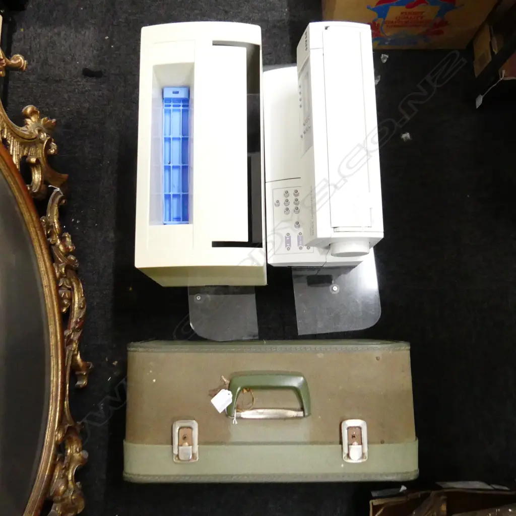 2 CASED SEWING MACHINES; BERNINA & PFAFF EXPRESSION 2036 Image 1++
