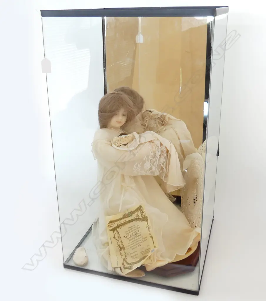 BRENDA BURKE 'EARLY DAYS' WAX DOLLS H.640mm IN LG MIRRORED GLASS DISPLAY CASE 410x410x730mm Image 1++