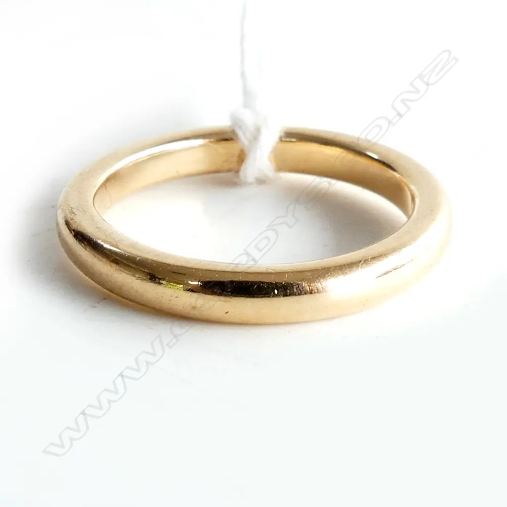 18ct GOLD WEDDING BAND 5.0gm plain hoop design Image 1++