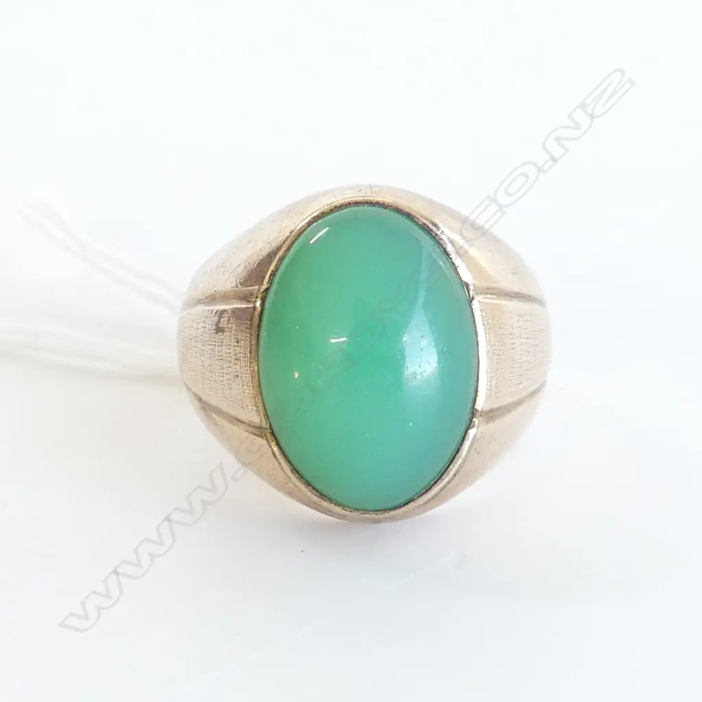 ROLD GOLD/ GOLD? LGE CHRYSOPRASE OR JADEITE SIGNET TYPE RING 9.55gms old repair Image 1++