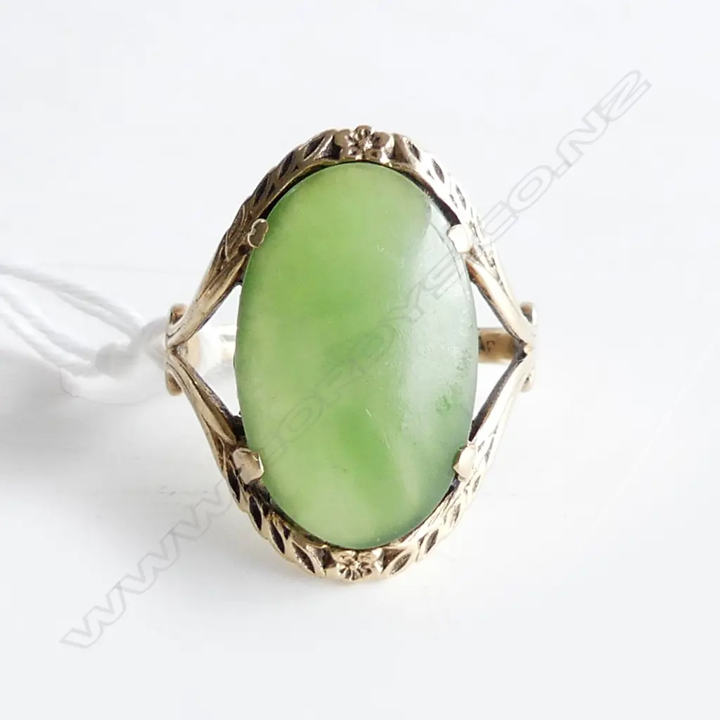 9ct GOLD LGE POUNAMU CABOCHON PANELLED RING 3.66gms SIZE L Image 1++