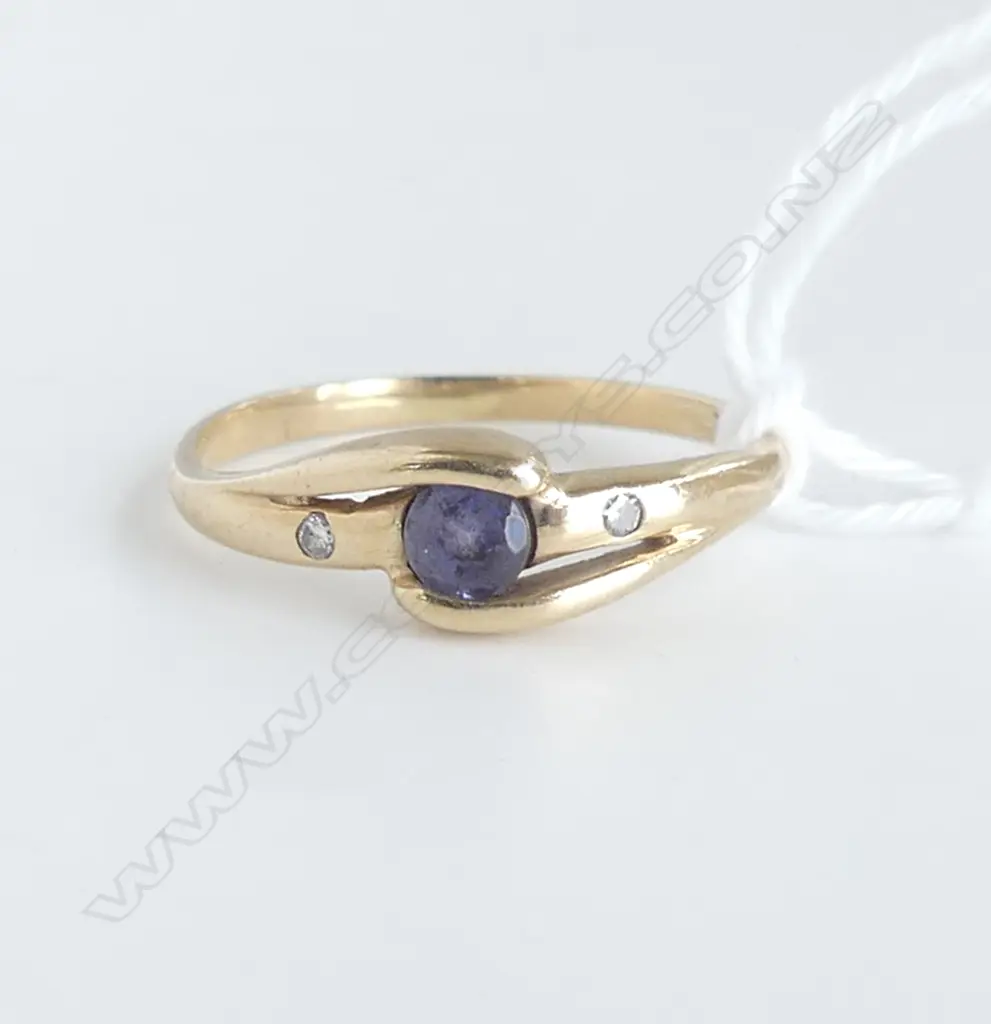 9ct GOLD DIAMOND & TANZANITE RING 1.43gms Image 1++